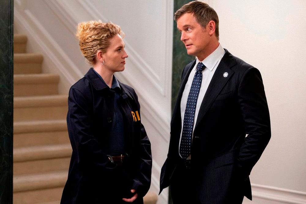Kat Cunning as Clare Hollingsworth and Peter Krause as Mike Hollingsworth in Line of Fire Kat Cunning as Clare Hollingsworth and Peter Krause as Mike Hollingsworth in Line of Fire