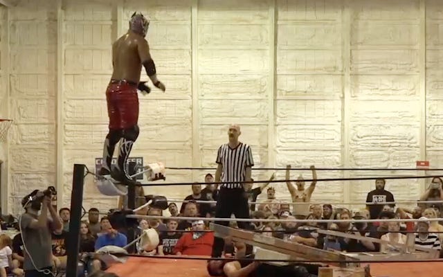 [Screenshot: Aeroboy about to hit Swanton Bomb]