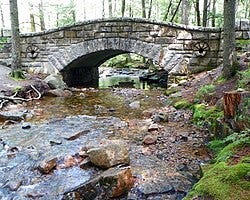File:Acadia Carriage Path Bridge 2.JPG