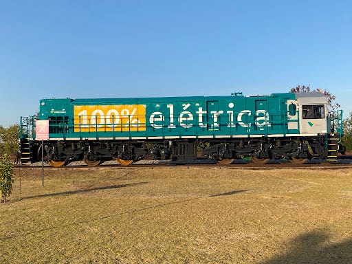 Locomotiva 100% elétrica da Vale sai da fábrica