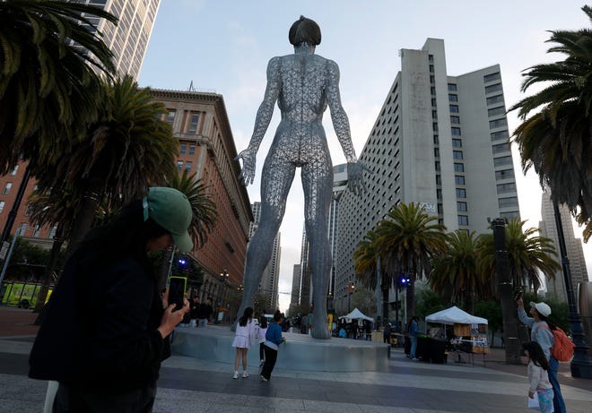 45-foot-tall sculpture turning heads in San Francisco