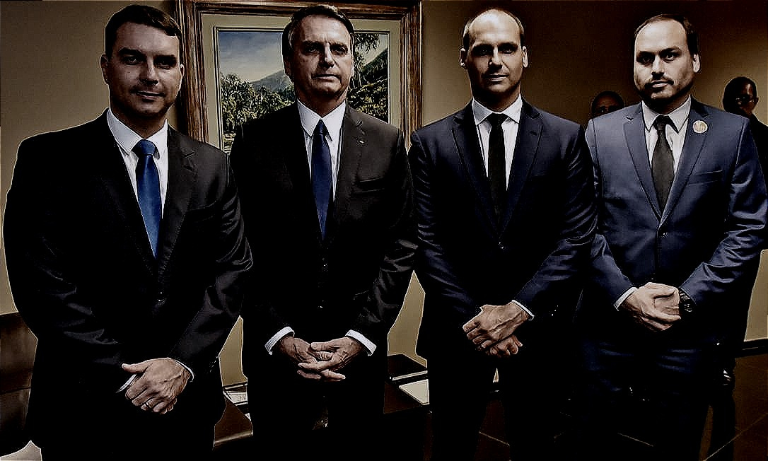 Filhos de Bolsonaro ampliam influência e reforçam protagonismo em ações do  governo - Jornal O Globo