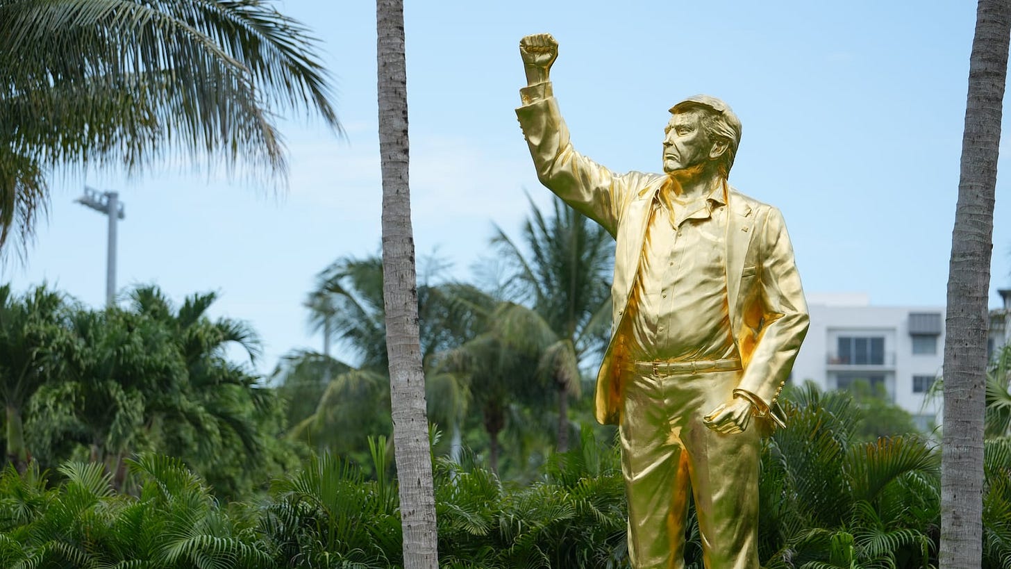 trump statue
