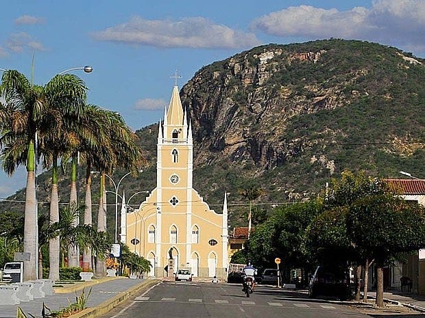 Capela de São Sebastião, hoje, Igreja Matriz, é o marco de fundação do povoado em 1856