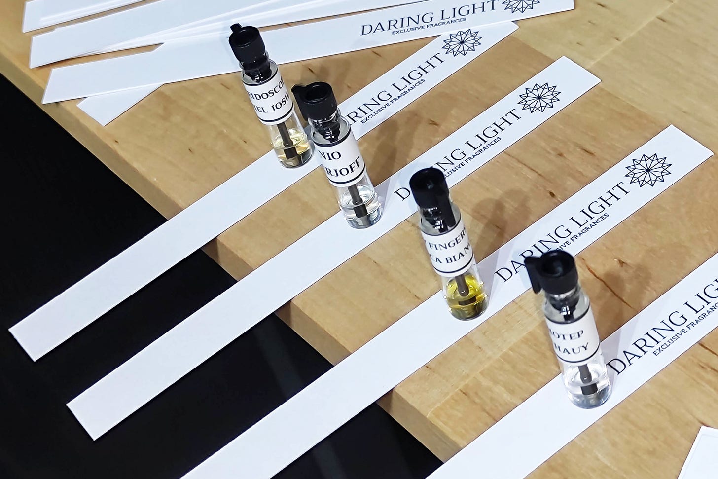 MOUILLETTES IN PERFUMERY - Daring Light