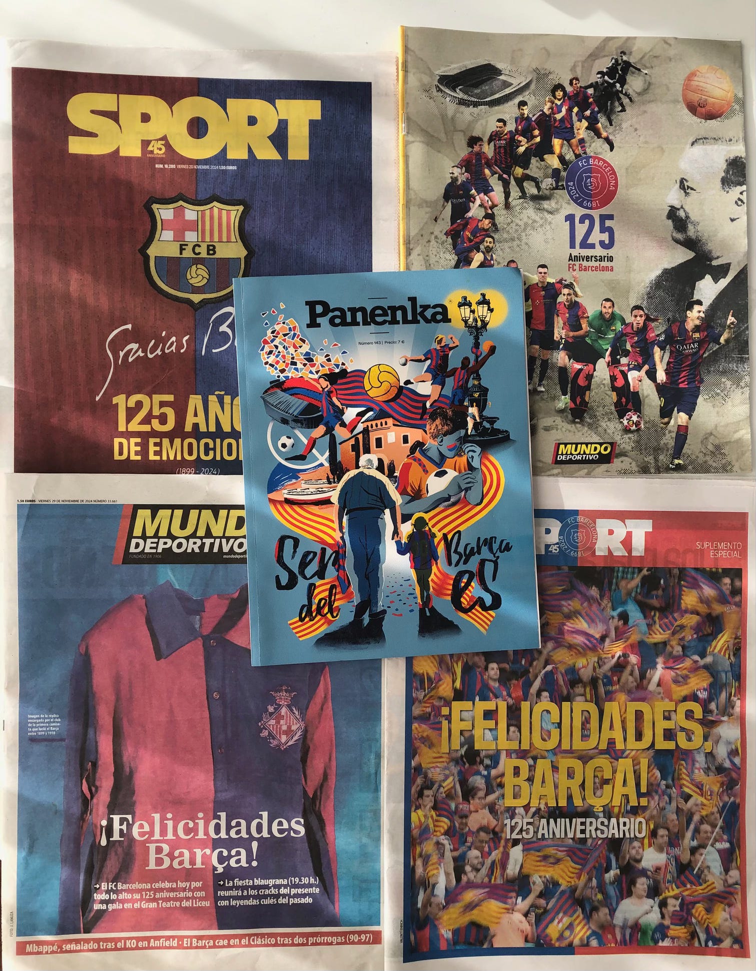 FCバルセロナの1899コレクション、スタジアムデザインのホワイトTシャツ FCバルセロナの1899コレクション、スタジアムデザインのホワイト