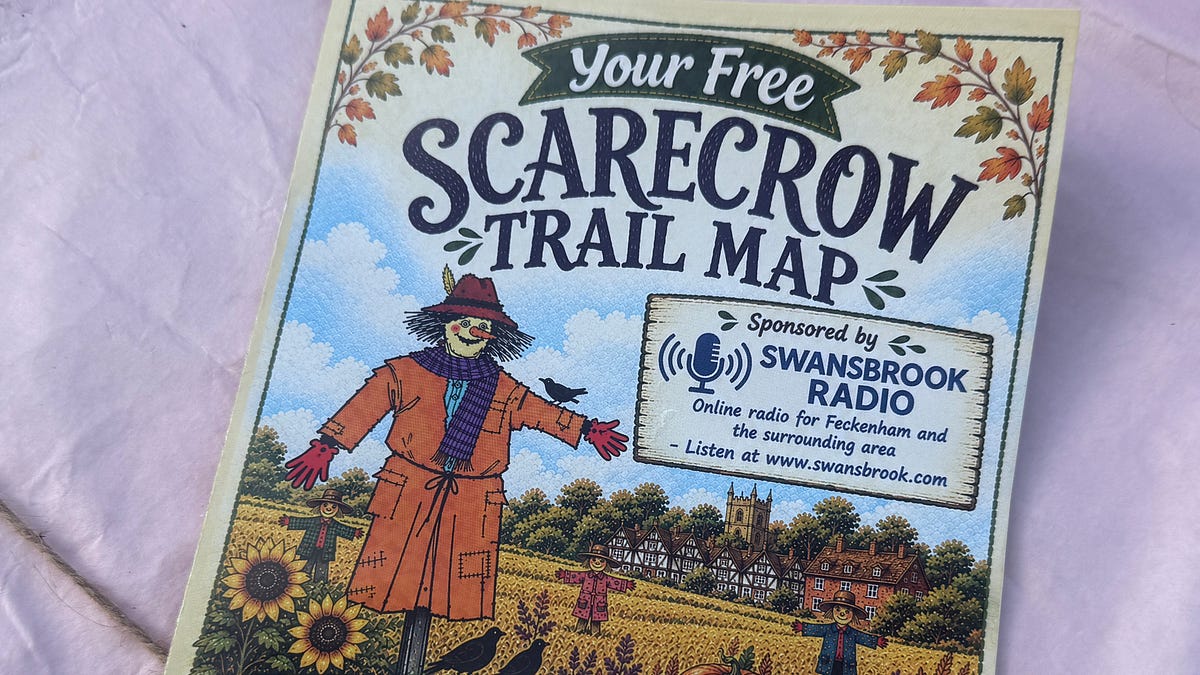 Fruit Fly, House Tours and Some Very Imaginative Scarecrows