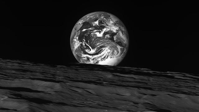 1. ‘Nascimento da Terra’ da lua