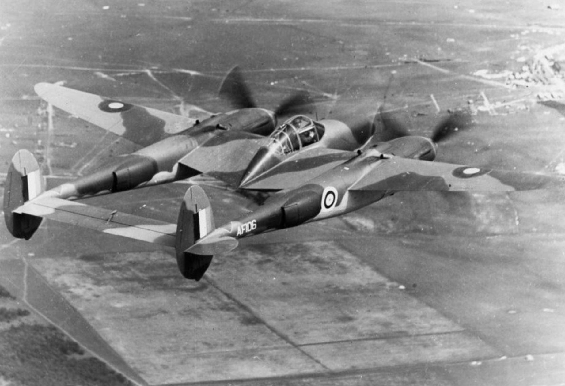 One of the first Lockheed P-38 Lightning delivered to the RAF. Lacking the  superchargers the RAF found the type not suitable for their needs. :  r/WWIIplanes