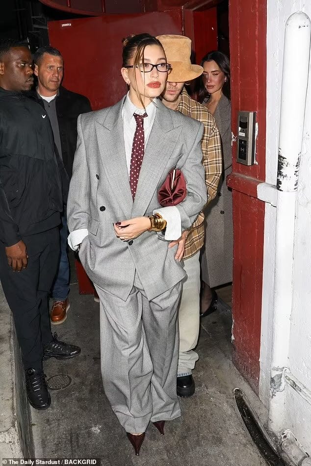 Women in Suits: The Oversized Suit Trend Redefines Power Dressing