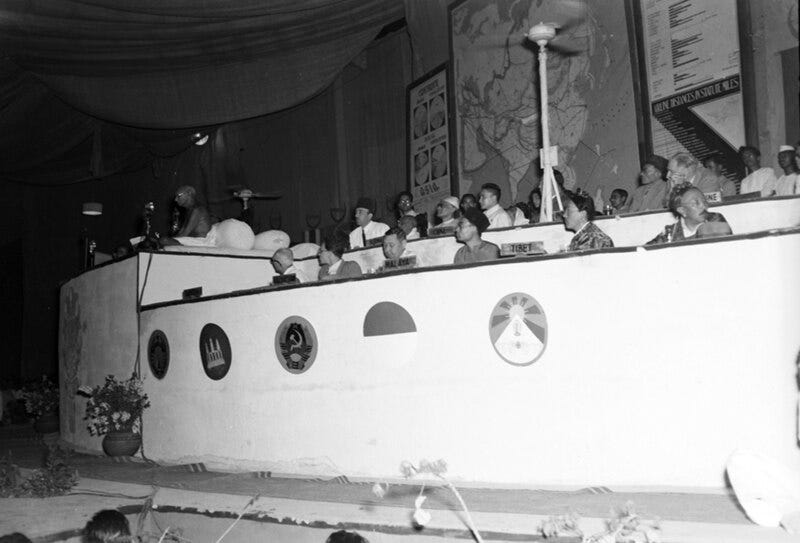File:Mahatma Gandhi speaks at the 1947 Asian Relations Conference, Delhi.jpg