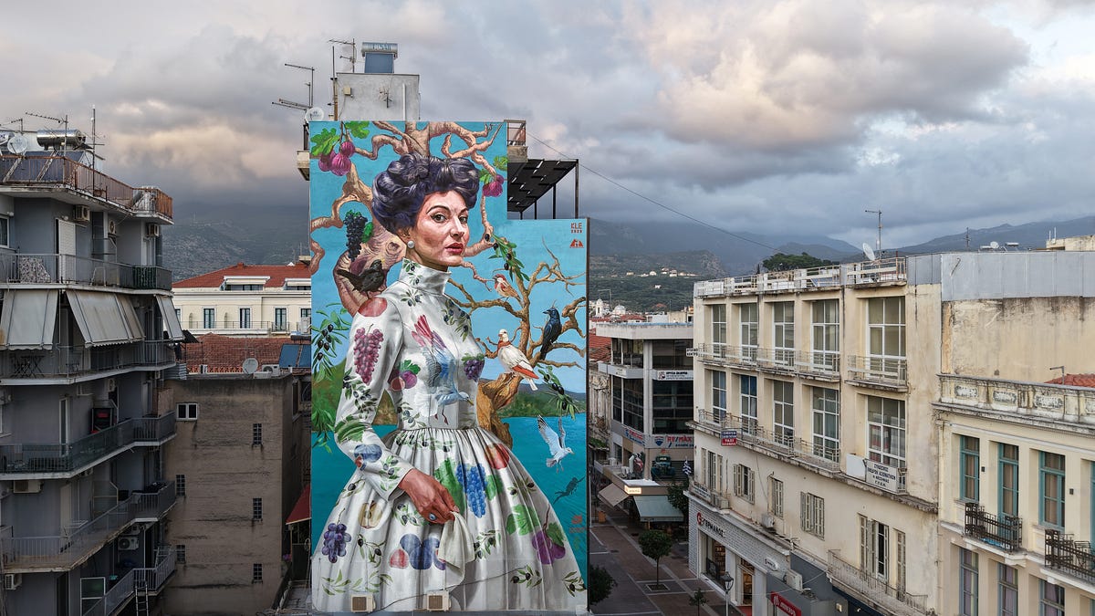 Maria Callas mural by Kleomenis Kostopoulos (KLE) in Kalamata, Greece—towering portrait with vivid color and detail.
