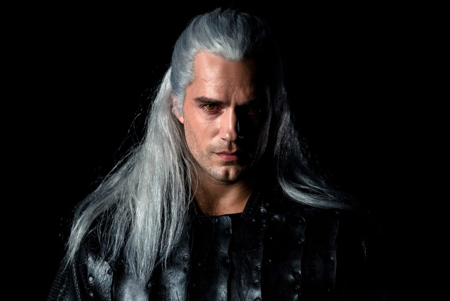 Henry Cavill in Netflix's The Witcher: first look at Geralt costume |  Polygon