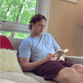31 tactics to read more (how I read 2+ hours/day)