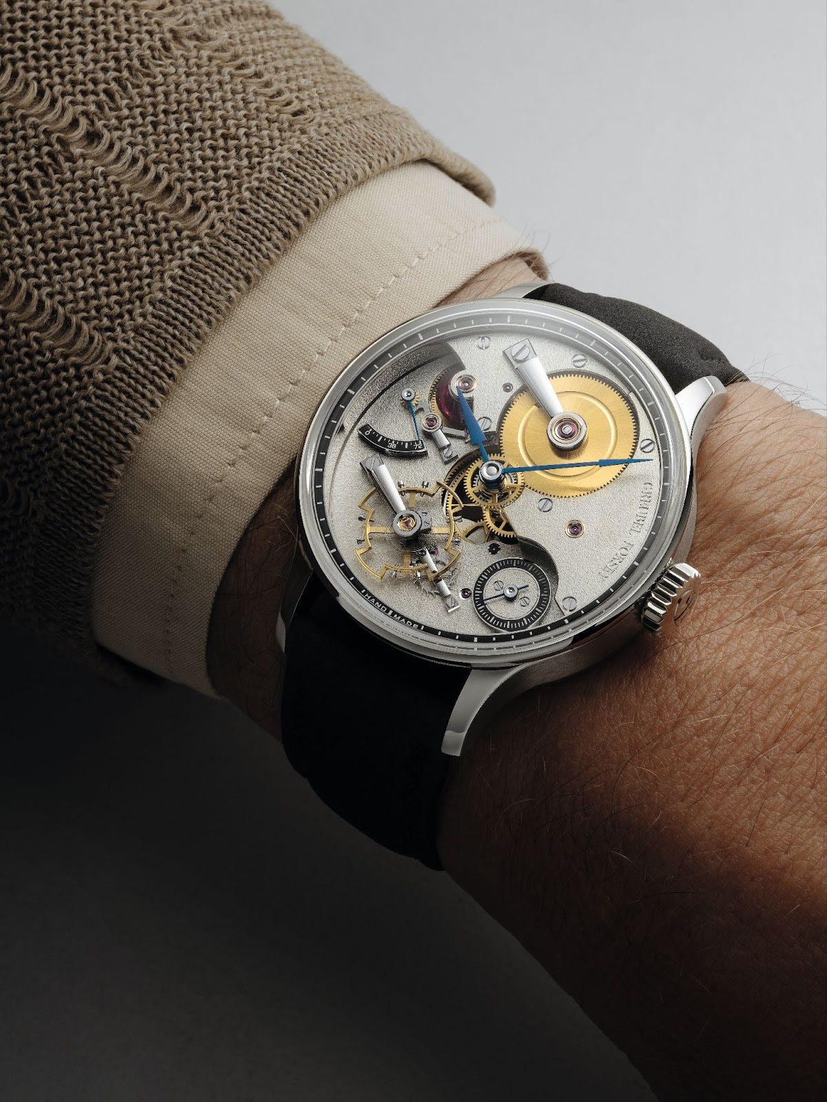 The first-ever handcrafted conical jewel—an intricate innovation in the Hand Made 2’s power reserve indicator, created through months of patient refinement and masterful precision. The first-ever handcrafted conical jewel—an intricate innovation in the Hand Made 2’s power reserve indicator, created through months of patient refinement and masterful precision.