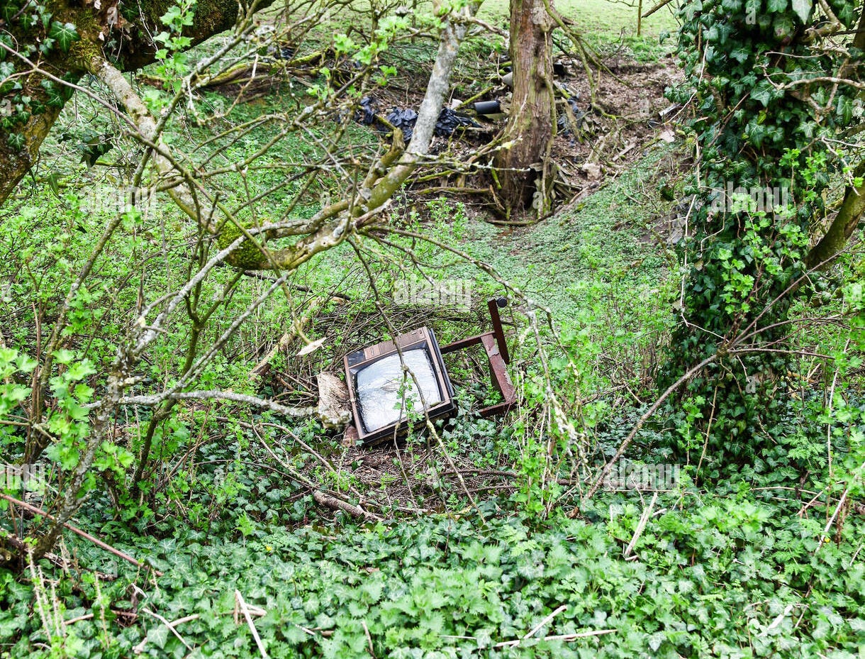 Abandoned tv hi-res stock photography and images - Alamy Abandoned tv hi-res stock photography and images - Alamy