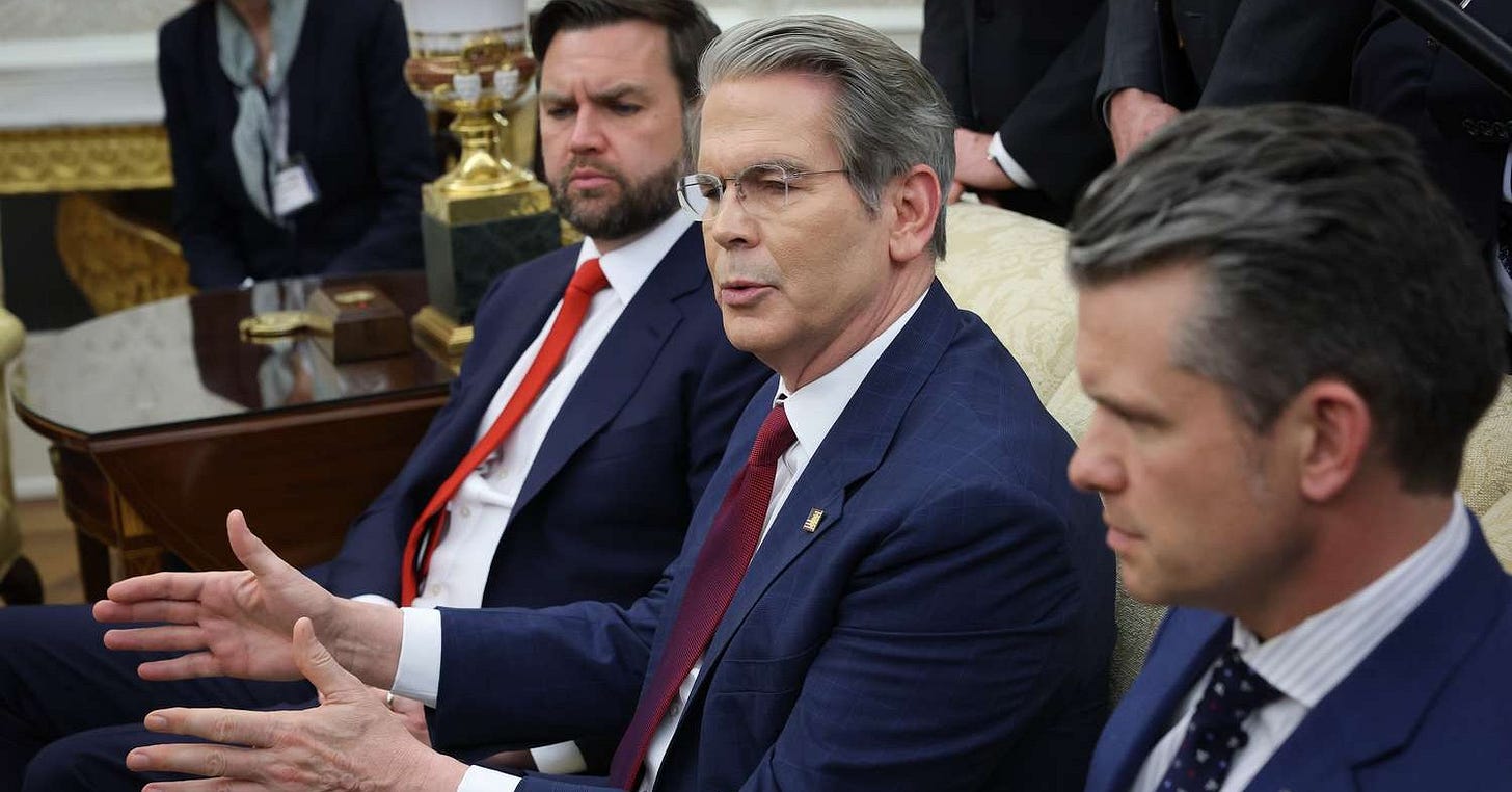 Trump's Top Economic Advisor Sees 'De-Escalation' Of 'Unsustainable' China  Trade War