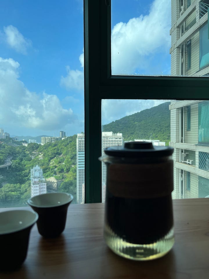 有時後繁忙的香港也會時間定格,夕陽也好、晨間的小路、剛開的蓮花、或是泡的一杯茶
