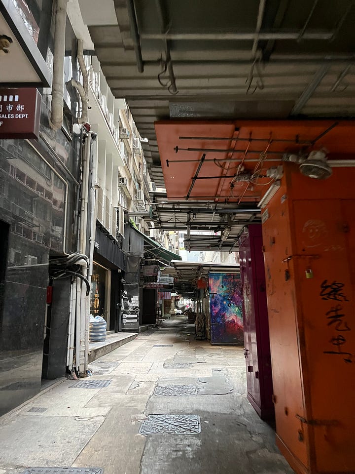 有時後繁忙的香港也會時間定格,夕陽也好、晨間的小路、剛開的蓮花、或是泡的一杯茶