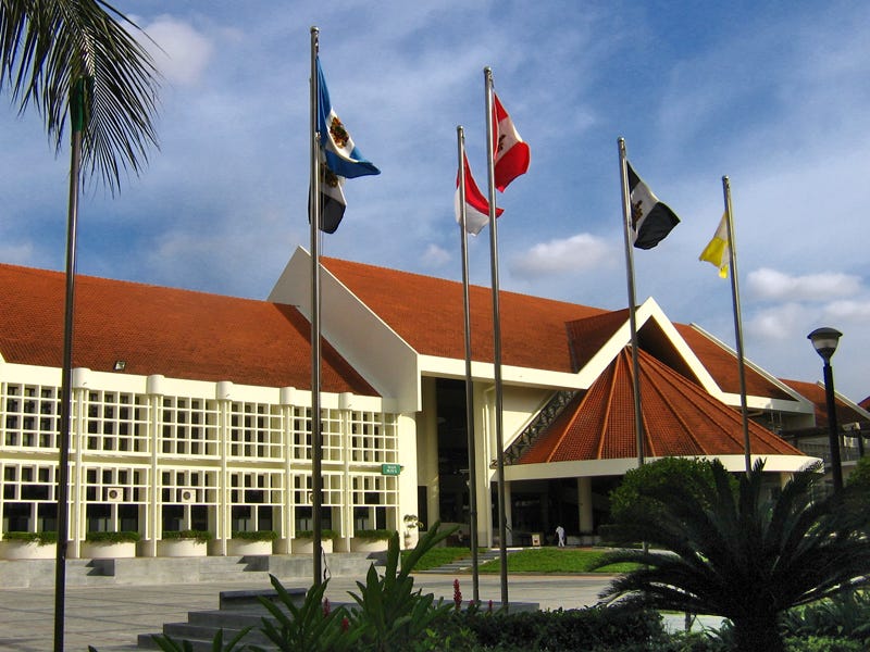 A picture of Raffles Square, of Raffles Institution, during the afternoon. A picture of Raffles Square, of Raffles Institution, during the afternoon.