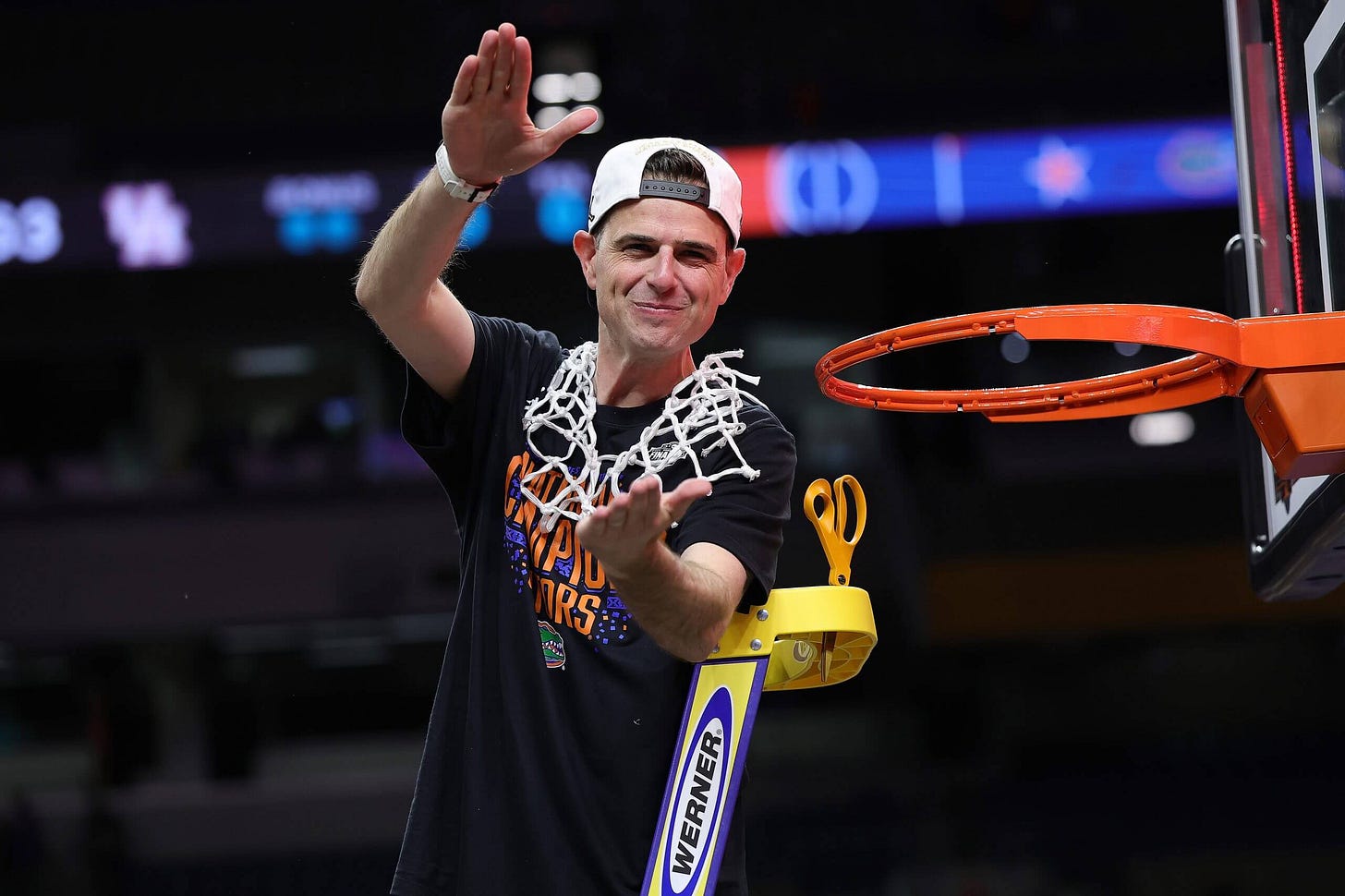 Florida coach Todd Golden lands 6-year, $40.5 million extension following  national title - The Athletic