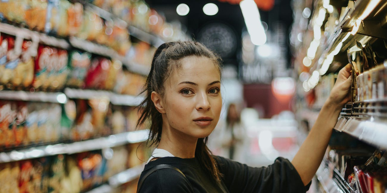 U.S. Consumer Confidence Falls Sharply as Inflation and Job Market Concerns Rise