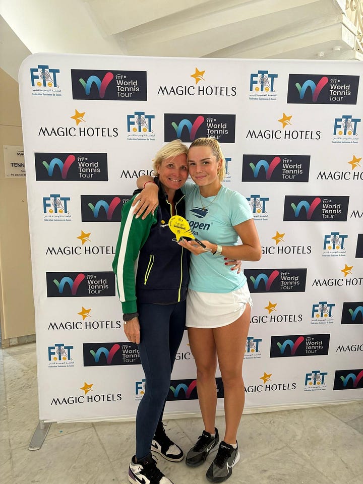 Alyssa Reguer et sa famille sur les courts