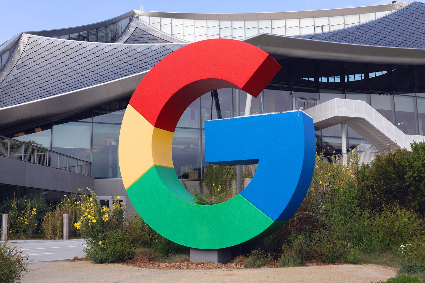 Nvidia cai forte após notícia de que Meta pode encomendar chips de IA do  Google