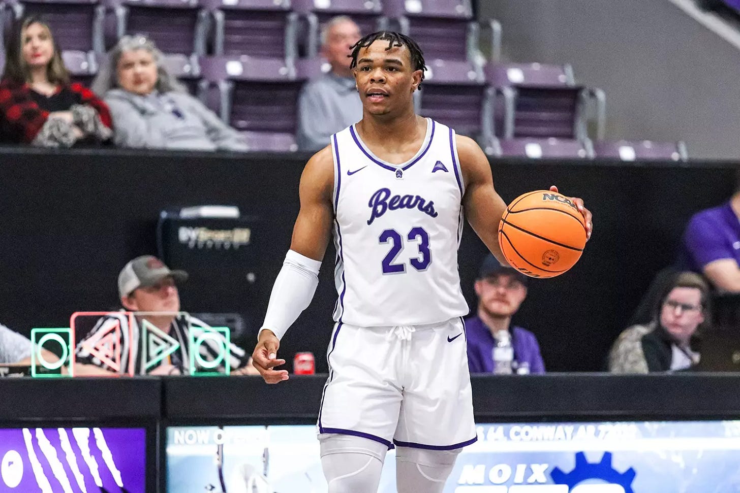 Camren Hunter - 2023-24 - Men's Basketball - University of Central Arkansas Athletics Camren Hunter - 2023-24 - Men's Basketball - University of Central Arkansas Athletics