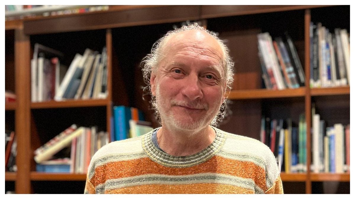 El escritor Luis Sagasti acaba de publicar el libro "La realidad absoluta".