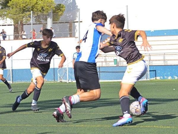 Iker Albero en el partido contra el Intercity Iker Albero en el partido contra el Intercity