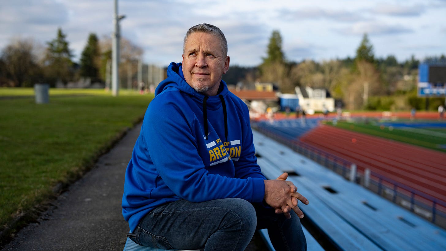 Coach's Prayers Prompt Supreme Court Test of Religious Freedom - The New  York Times