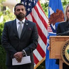 Senate Democrats Demand DOJ & FBI Records on ‘Seditious Six’ After Military Orders Clash