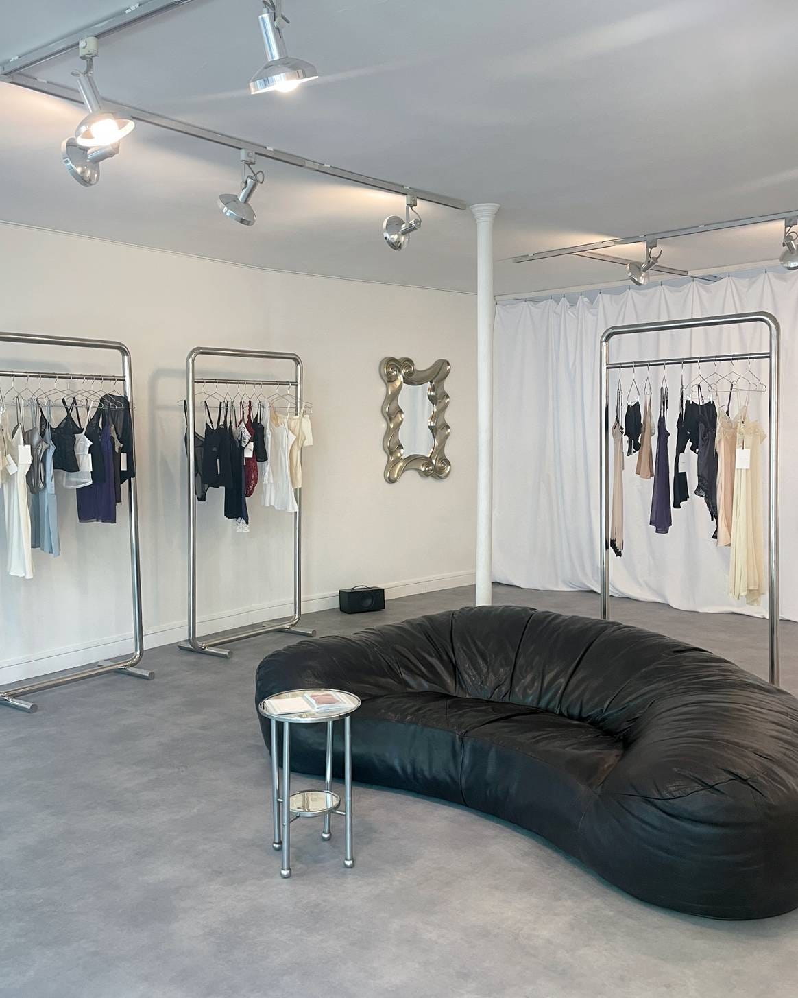 Pop-up Rita Intimates