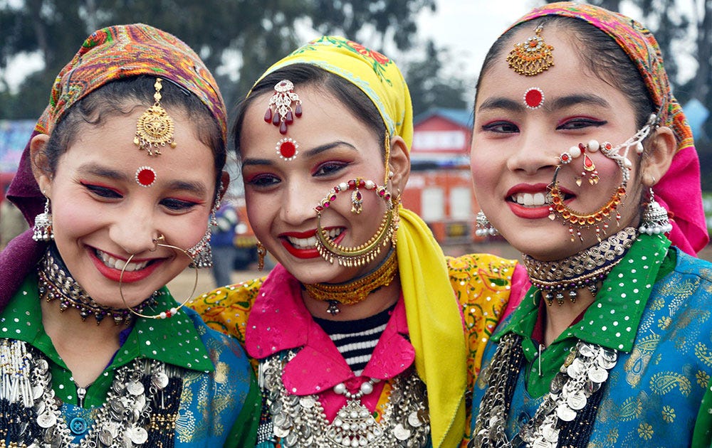 10 Things only Pahari Girls can Understand, Funny Pahadi Girls Things 10 Things only Pahari Girls can Understand, Funny Pahadi Girls Things