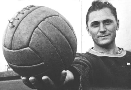 josef bican tops christiano ronalds lionel messi soccer goals josef bican tops christiano ronalds lionel messi soccer goals