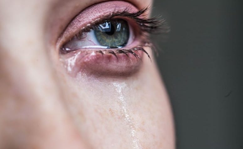 Chorar faz bem? Conheça 6 benefícios das lágrimas