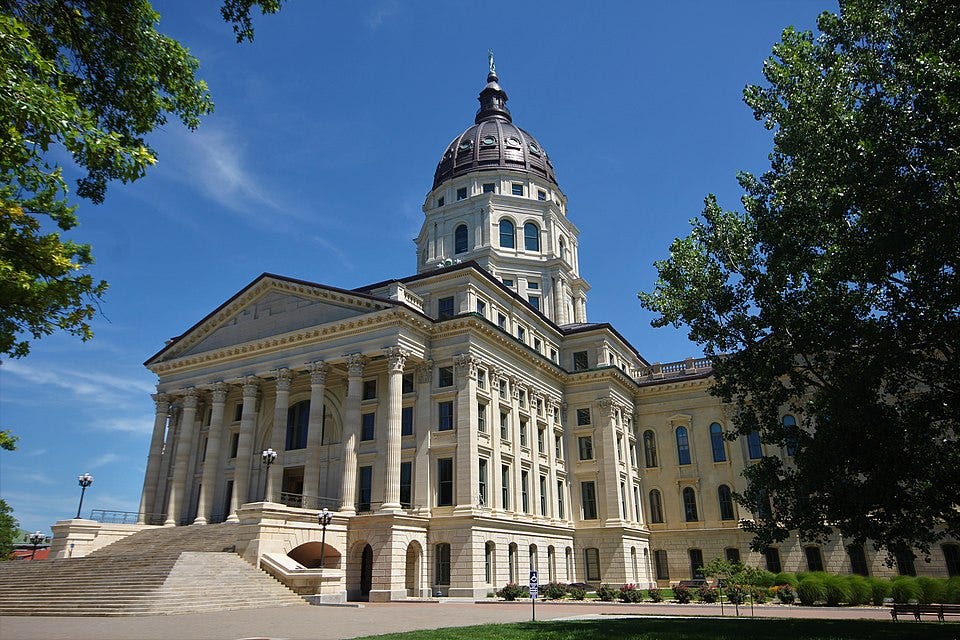 File:Kansas state capitol building.jpg