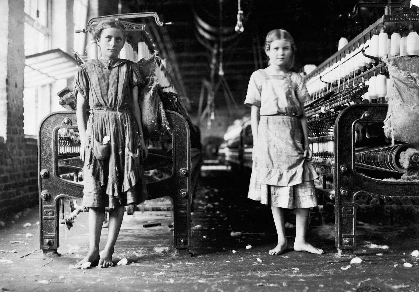 File:Lewis Hine - Spinners in a cotton mill, 1911.jpg - Wikimedia Commons