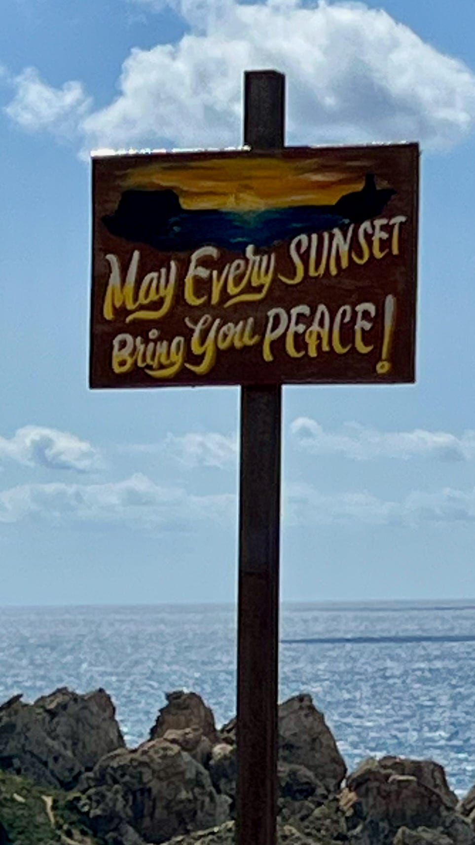 A sign near Golden Bay, Malta (Photo by © Marie Powell, used under the Freedom of Panorama copyright act https://legislation.mt/eli/cap/415/eng)