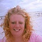 Julie H's avatar