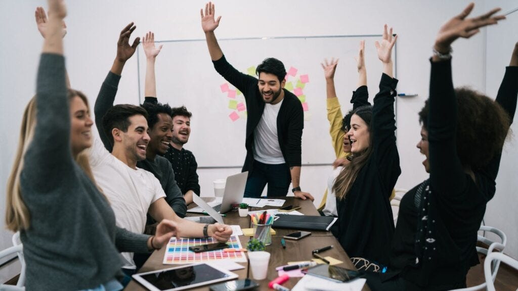 What Makes a Good Team Leader? A Guide to Effective Team Leadership -  ValiantCEO