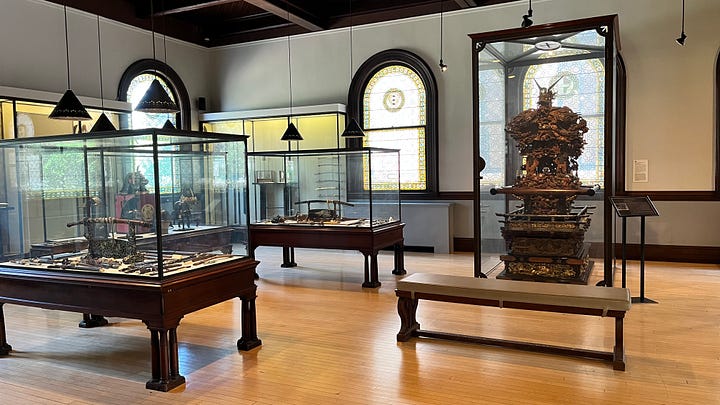 galleries, exhibits, statues, art