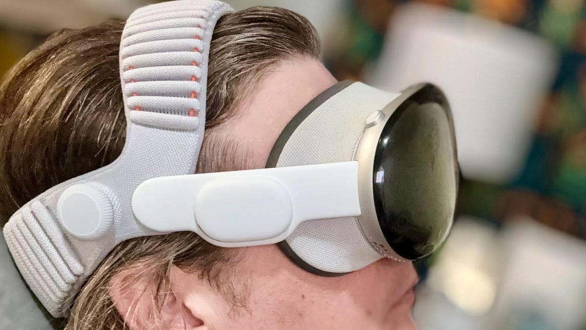 Last Week in AVP #90: M5 Vision Pro Hands On Reviews, Developer 