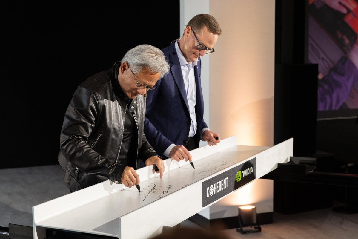 NVIDIA baut die optische Schicht der KI in den USA aus: Jensen Huang in Sherman, Texas NVIDIA baut die optische Schicht der KI in den USA aus: Jensen Huang in Sherman, Texas