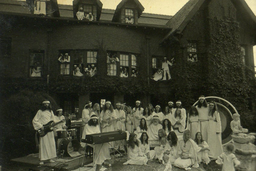 Children of the Sunat LADIES' ROOM