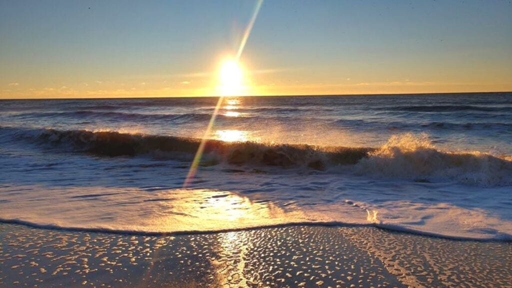 Best Ways to Watch the Sunrise and Sunset Along the Grand Strand - The  Litchfield Company Vacation Rentals