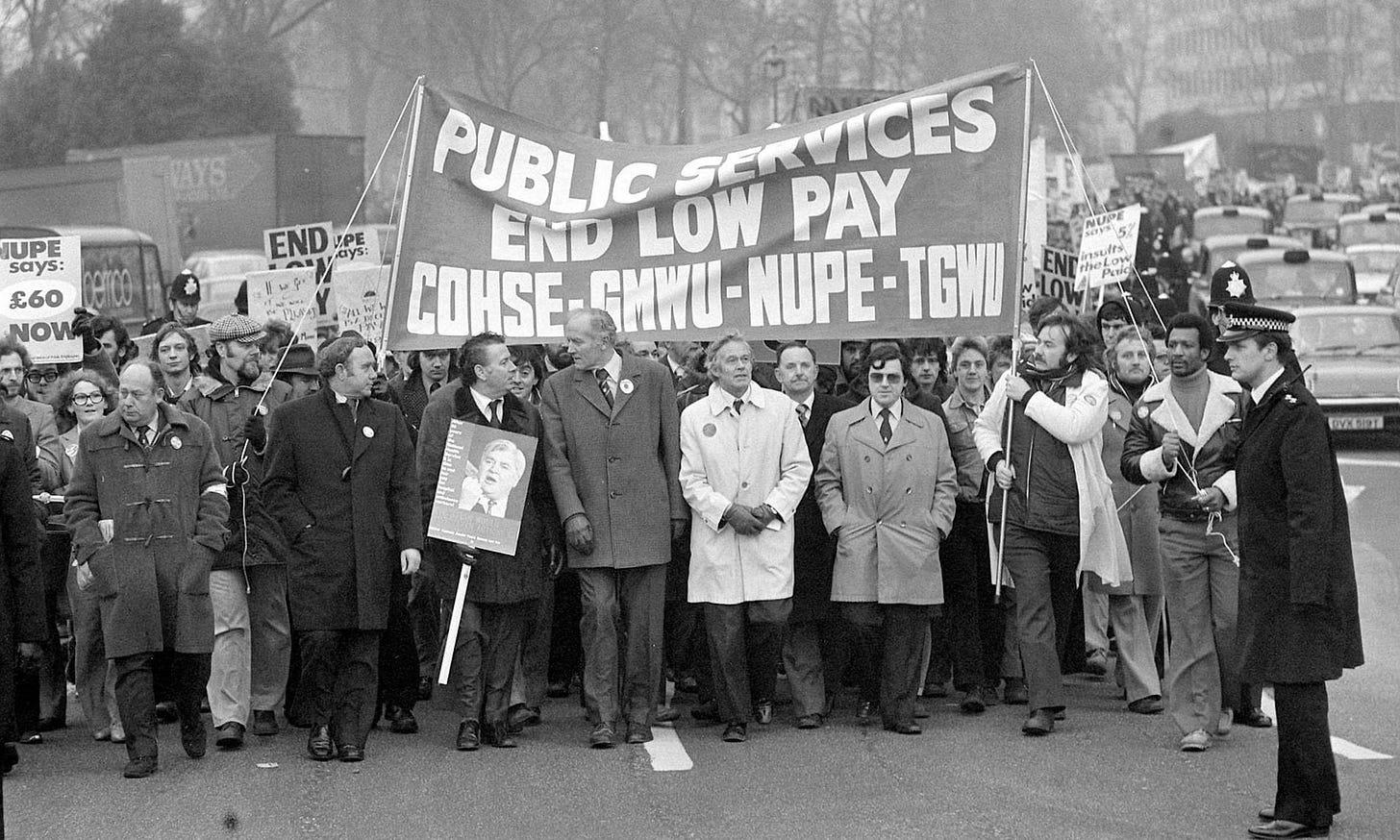 https://i.guim.co.uk/img/media/ab2262bcc5aeac96a93304aee84a2ade8cbfe607/0_169_2324_1394/master/2324.jpg?width=1900&dpr=1&s=none&crop=none