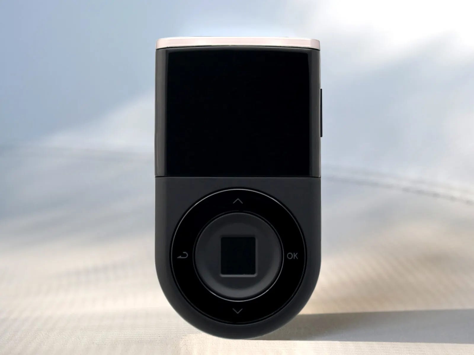 D'CENT Biometric Wallet Review 2024: Pros, Cons And How It Compares