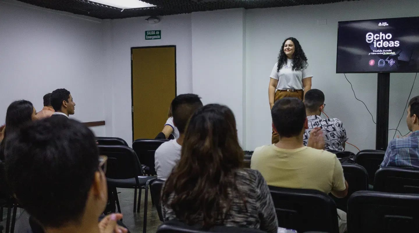 María Moreno, profesional de proyectos dentro de Asilo Digital. Foto de Daniel Vélez